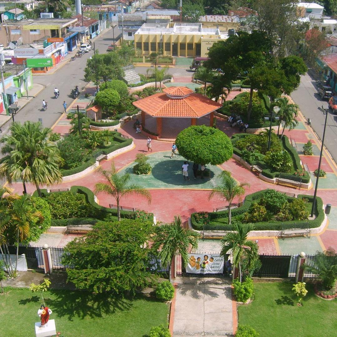 Parque Central de Bayaguana